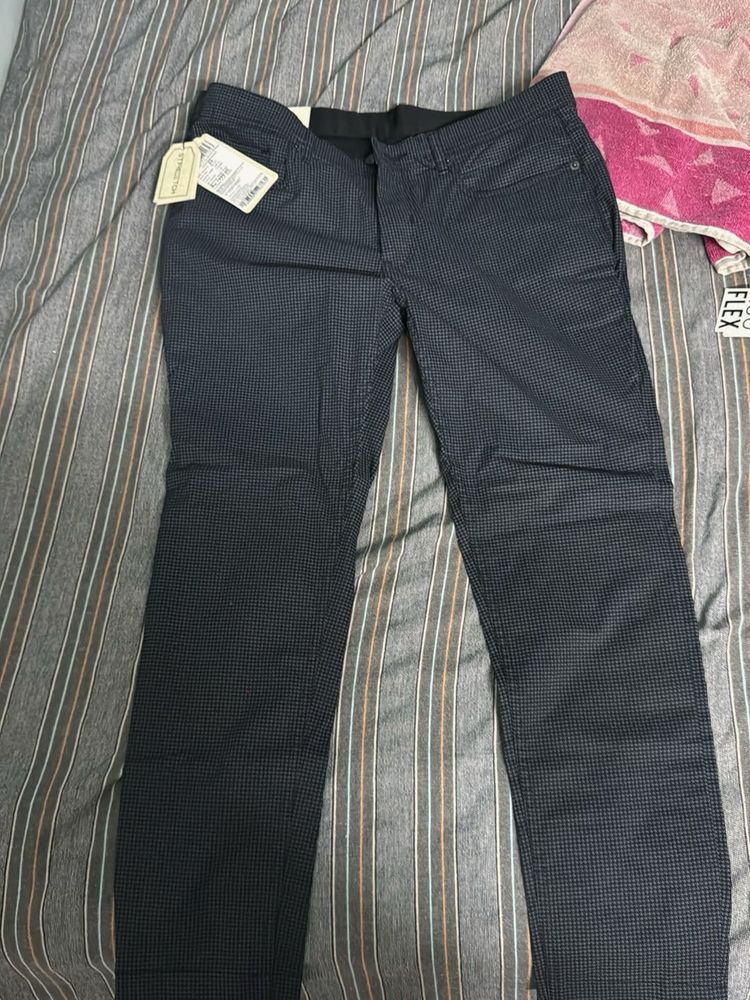 Men&#39;s Flex Black Grid Dress Pants