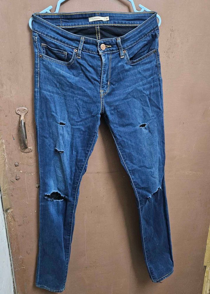 Levi&#39;s Ripped Skinny Jeans