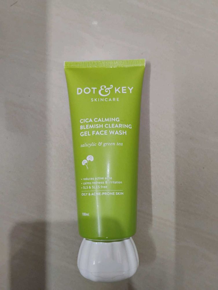 Dot &amp; Key Face Wash