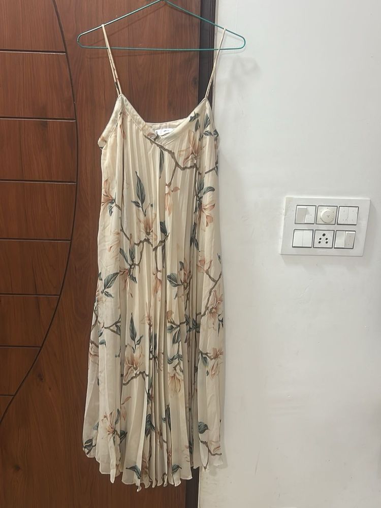 Floral Print Pleated slip Dress