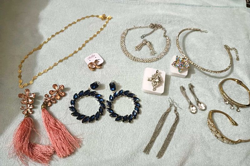Mixed Jewelry Lot