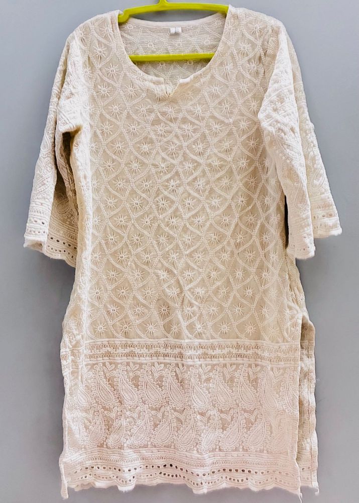 Elegant White Embroidered Kurta