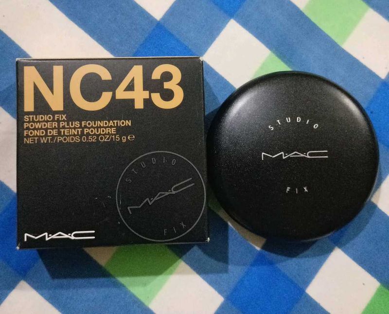 MAC Studio Fix Powder Plus Foundation Compact