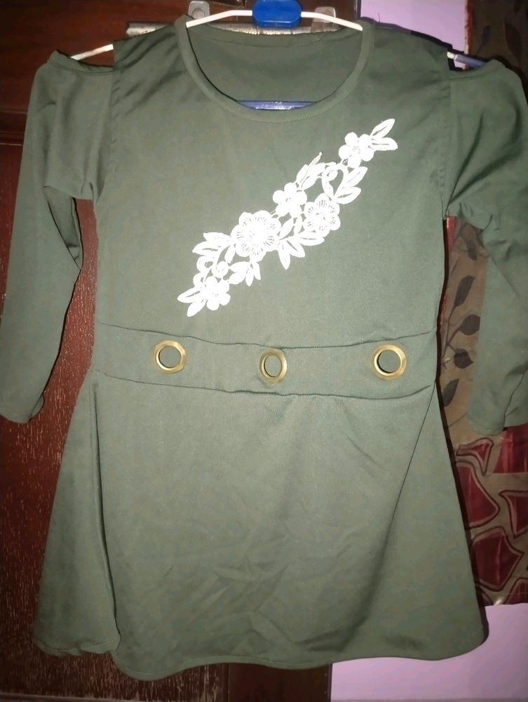 GREEN/OLIVE STYLISH TOP