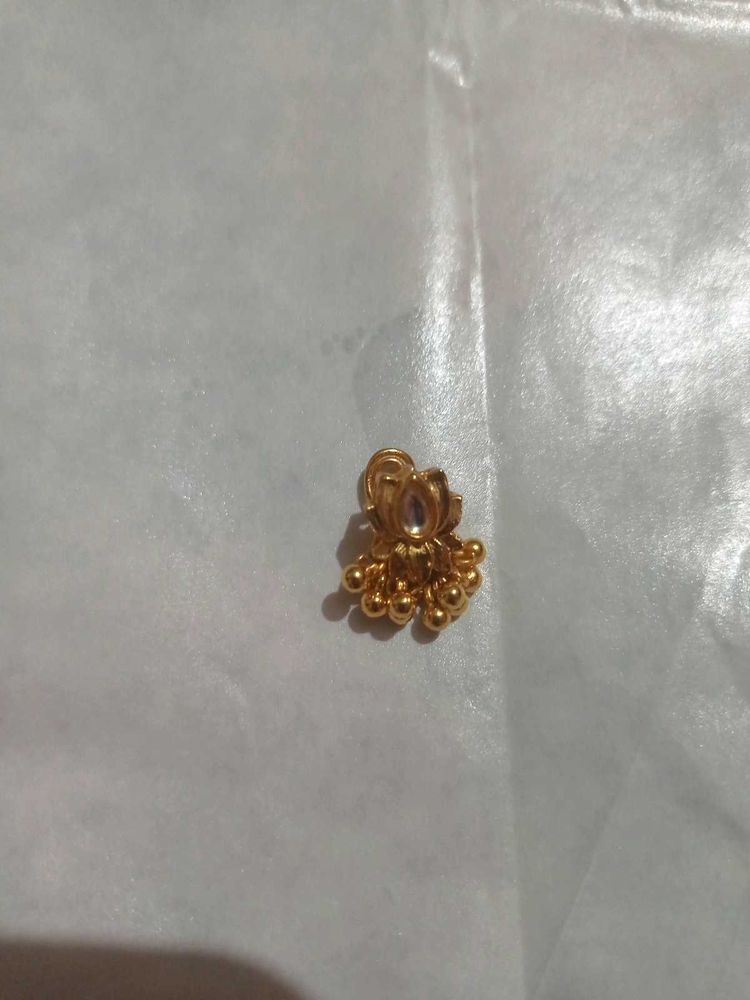 Golden lotus nose pin