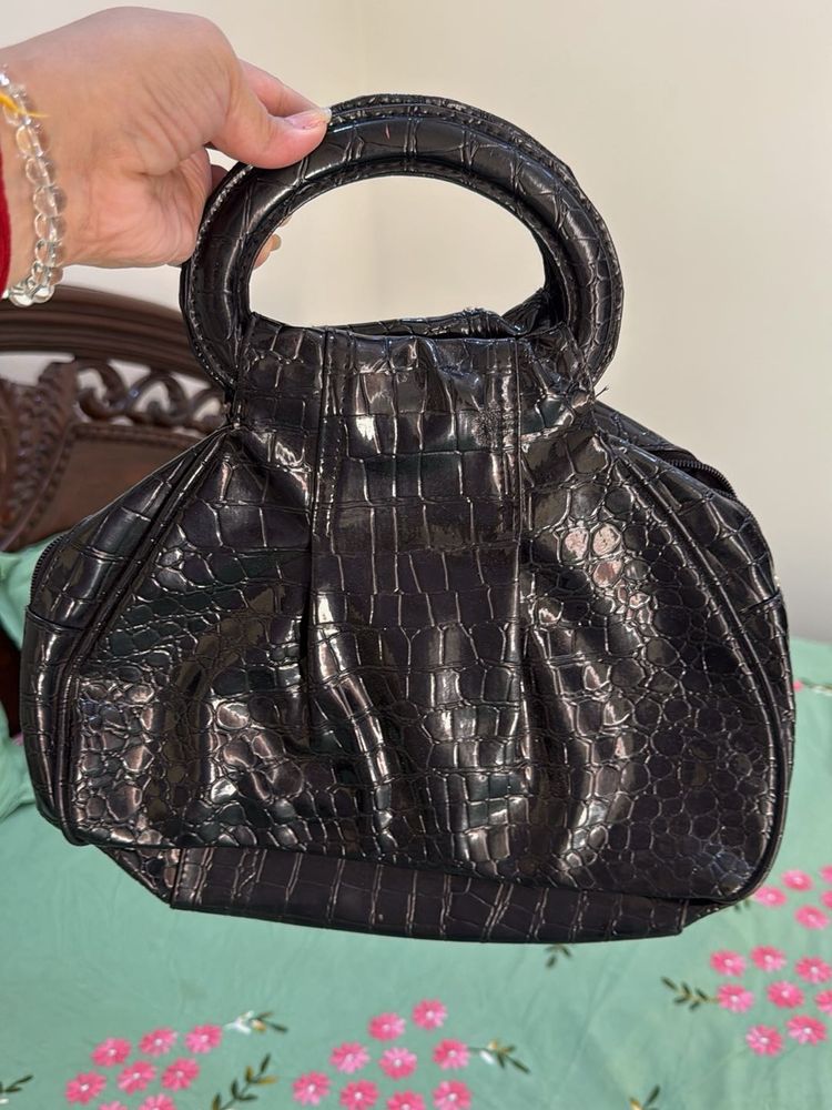 Chic Black Handbag