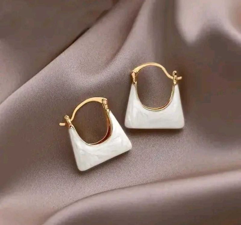 Chic White &amp; Gold Earrings