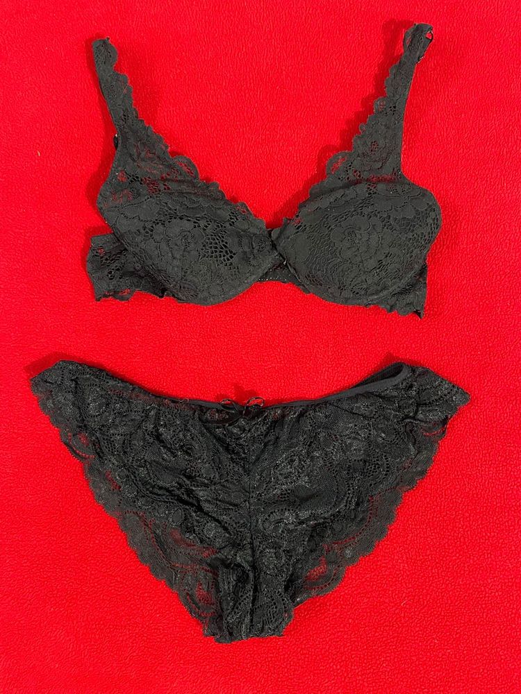 Black Lace Lingerie Set