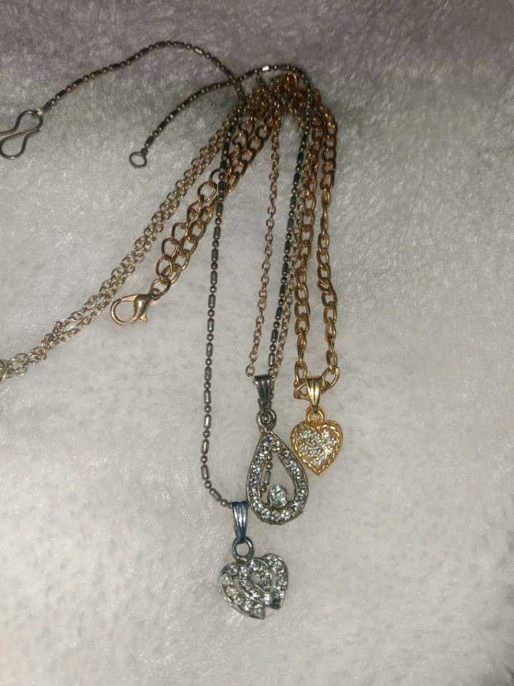 Set Of 3 Chains With Locket