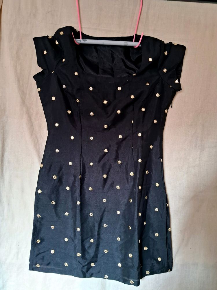 Indya black colour strikeshot kurta with mirror wo