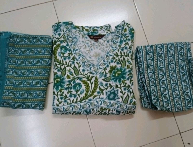 Women&#39;s Kurti Set