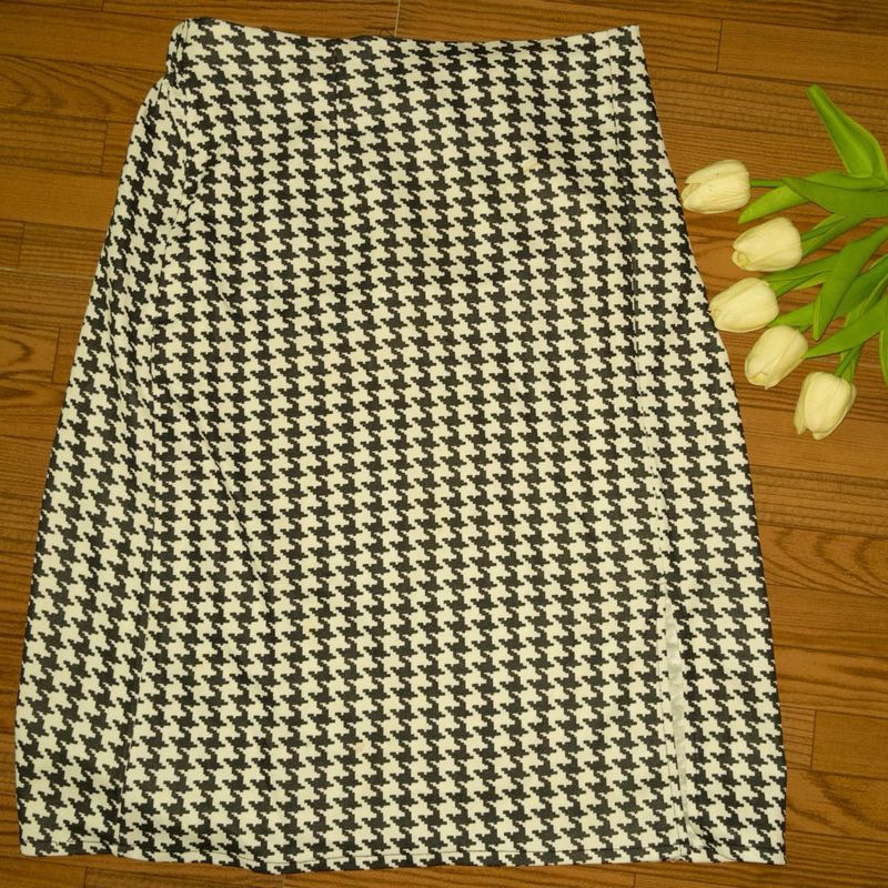 Pencil skirt(slide slit)🖤🤍