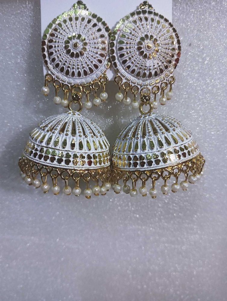 White &amp; Gold Jhumka Earrings