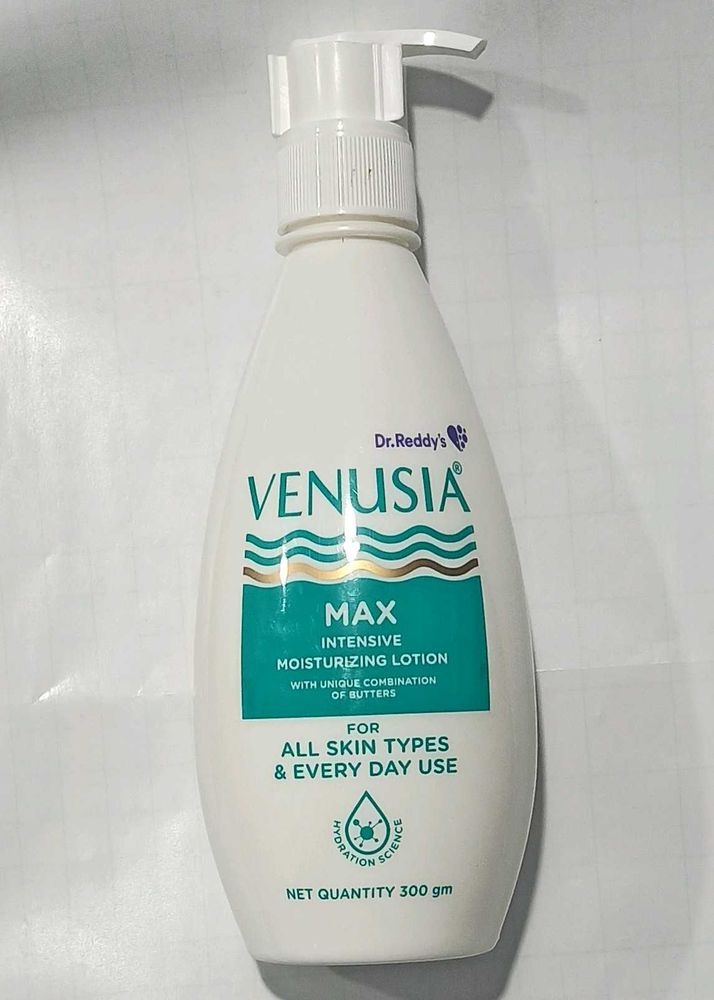 Venusia Max Moisturizing Lotion