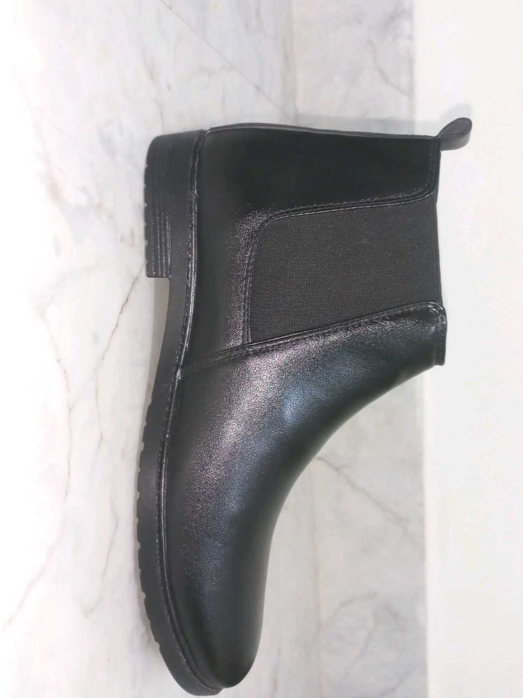 chelsea boots