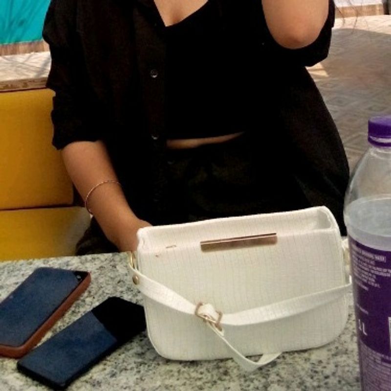 Fashionable Sling Bag For Women