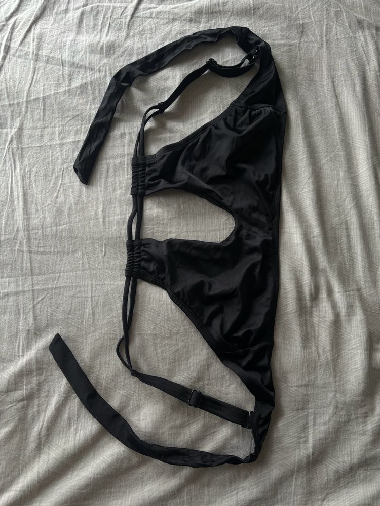 Black U Cut Tie Back Bra