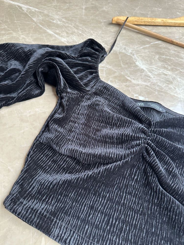 Zara Black Full Sleeves Crop Top