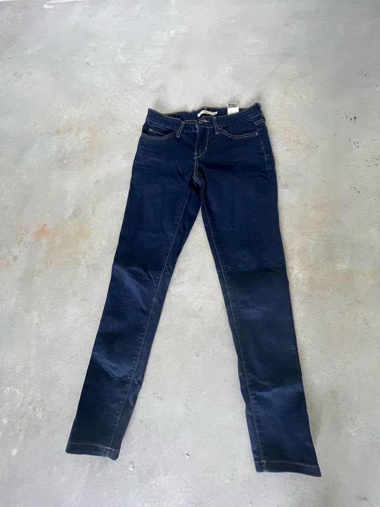 Levi&#39;s Dark Wash Jeans