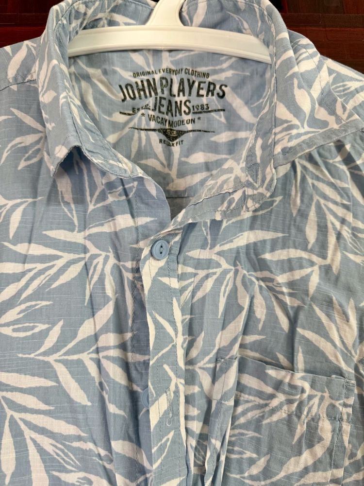 Blue vacation tropical casual shirt