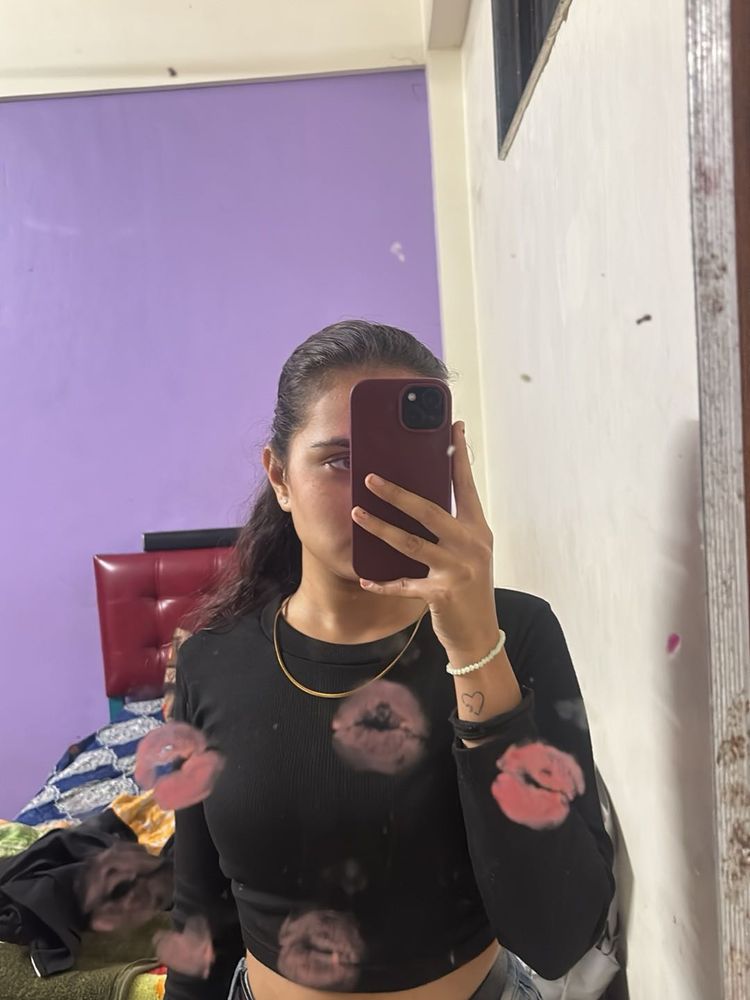 Black Long Sleeve Crop Top
