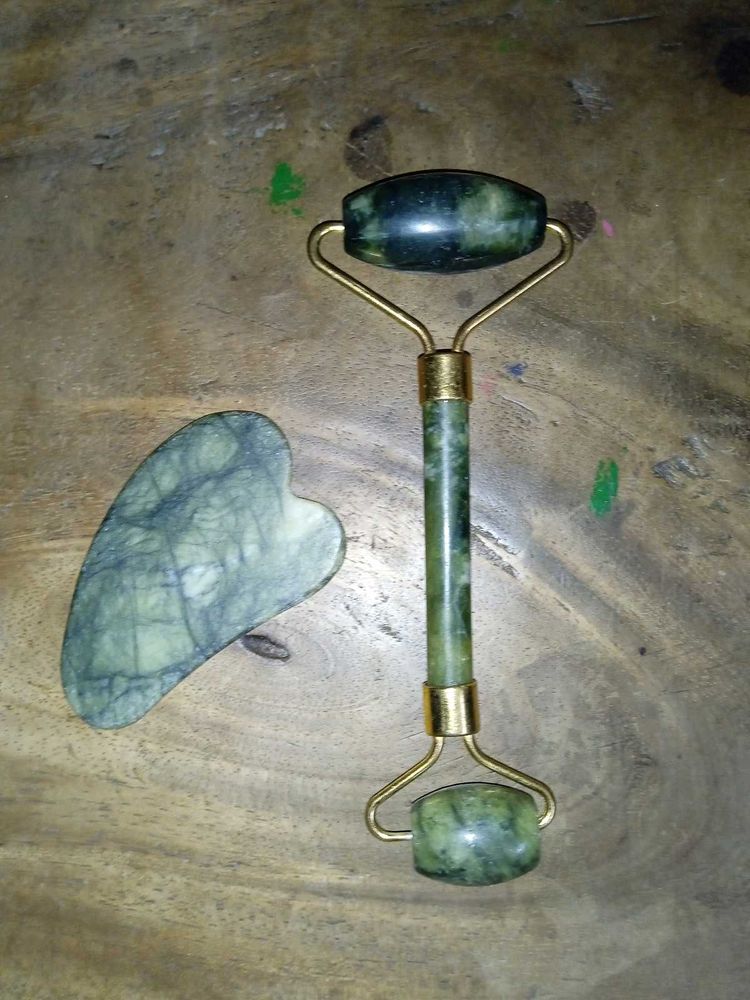 Jade Roller &amp; Gua Sha Set