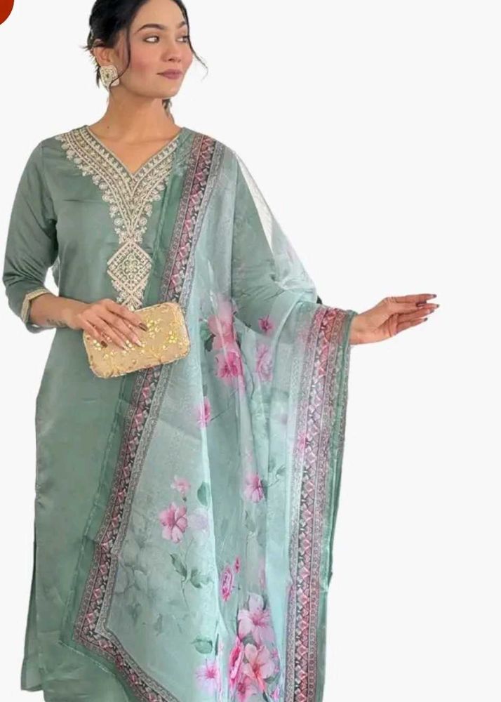 🤩Brand NEW + Freebie 🎁 Festive Kurta Set🤩