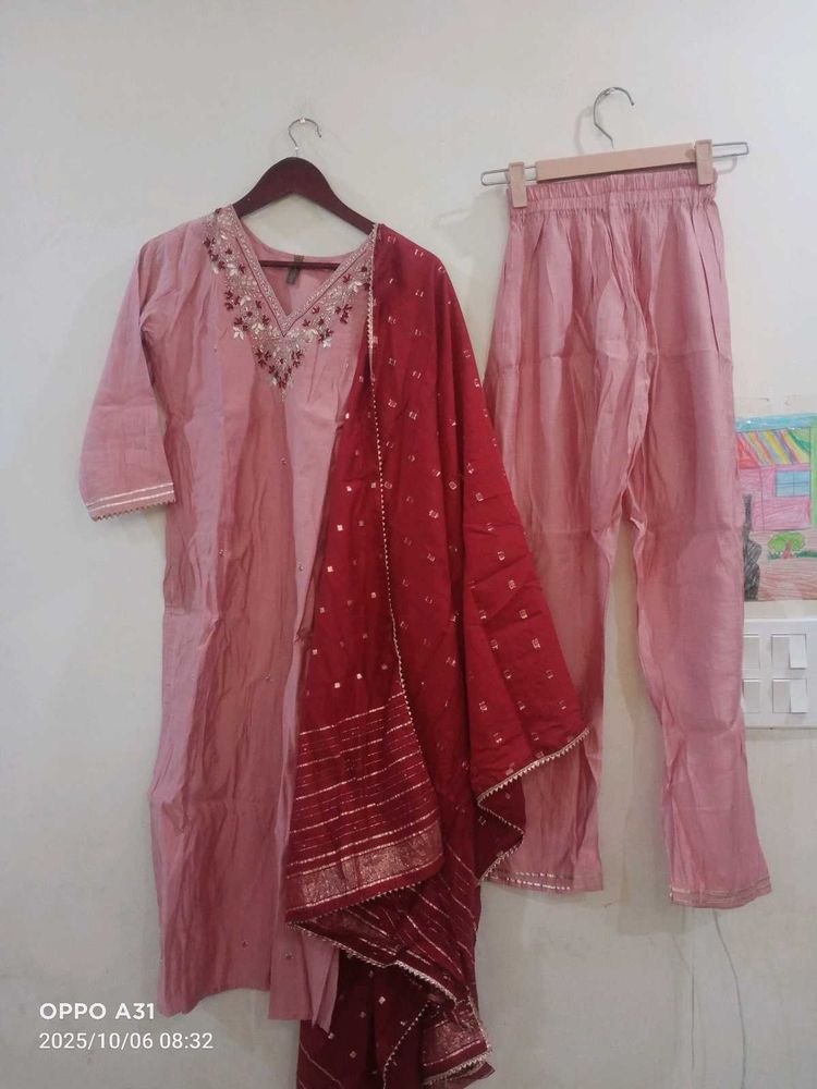 Heeposh brandPink Embroidered Kurta Set