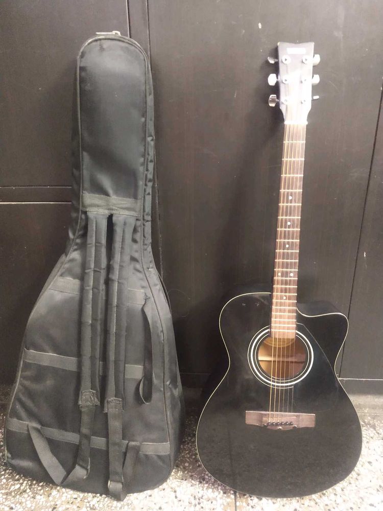 Yamaha Acoustic Guitar FS100C