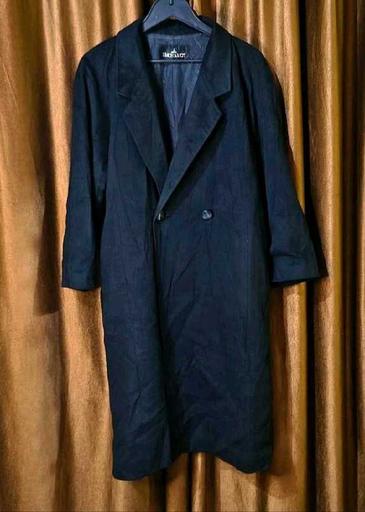 Coat with 2 pockets.Size 44 Inches
