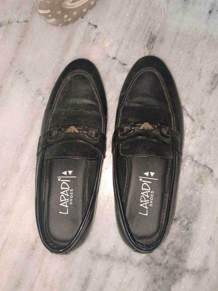 LAPADI Black Loafers - Classic Style