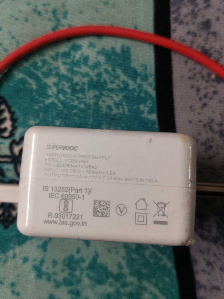 OnePlus SuperVOOC Charger80W