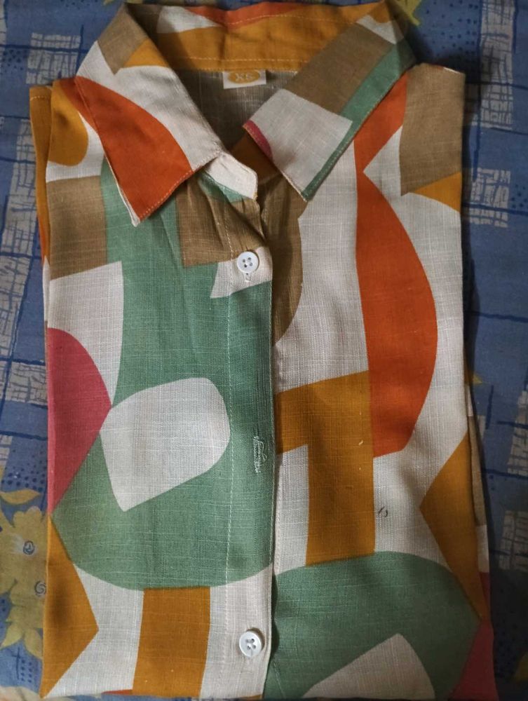 Abstract Print Button-Up