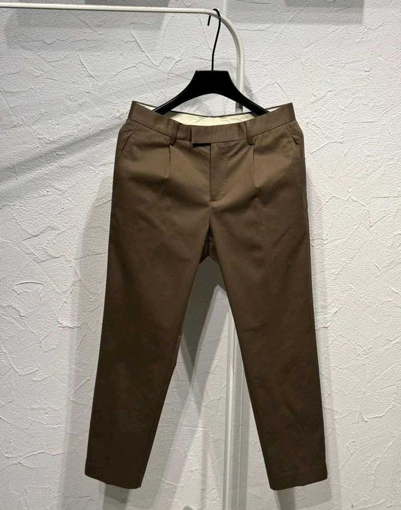 Brown Cropped pant + blue skinny stylish jeans + �