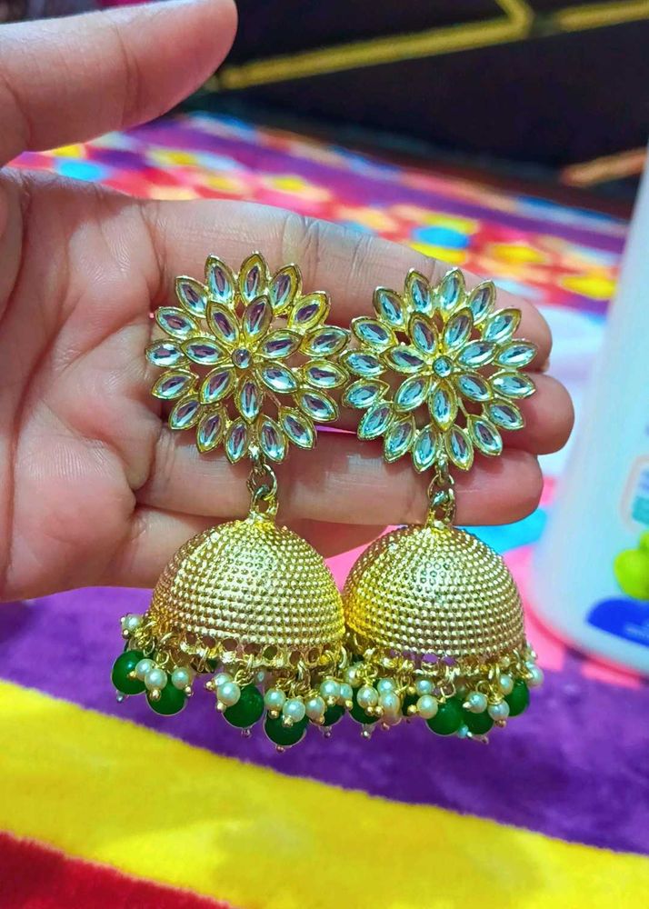 Beautiful Kundan With Green Beauty...Earring