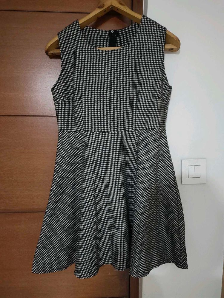 Houndstooth Fit and Flare Dress🖤🤍