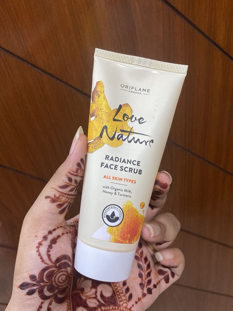 Oriflame Radiance Face Scrub