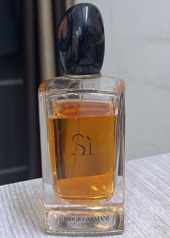 Giorgio Armani Si Perfume