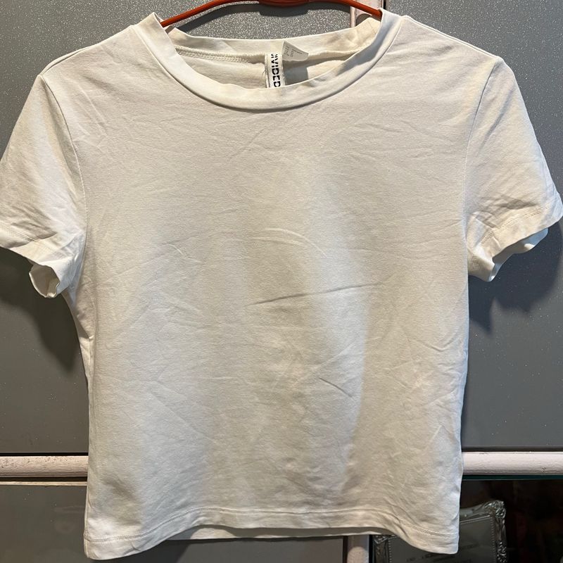 H&amp;M White Crop Tshirt 💕