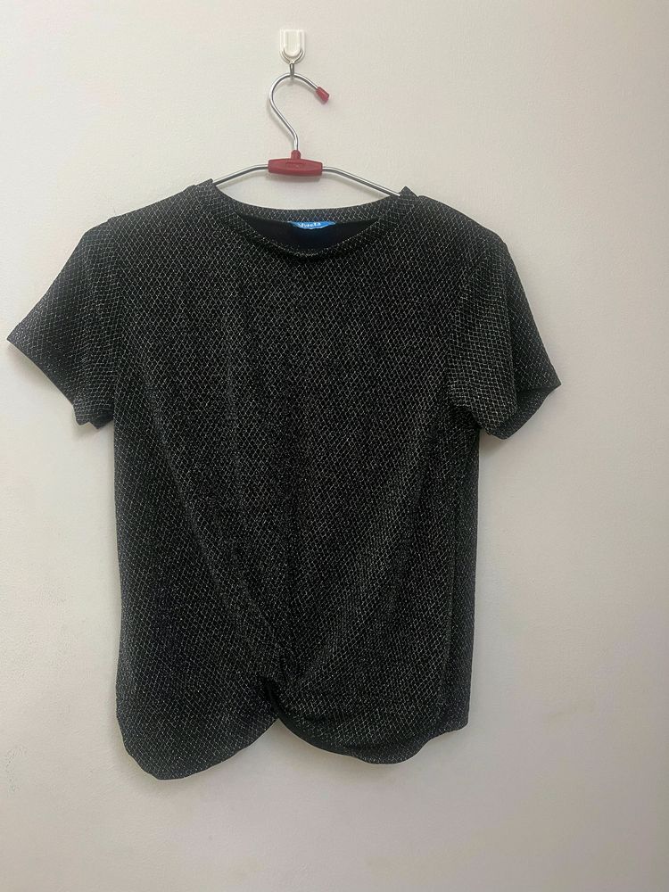 Black Shimmery Top 🎀