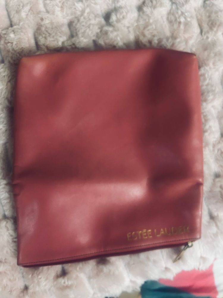 Estee Lauder Pouch
