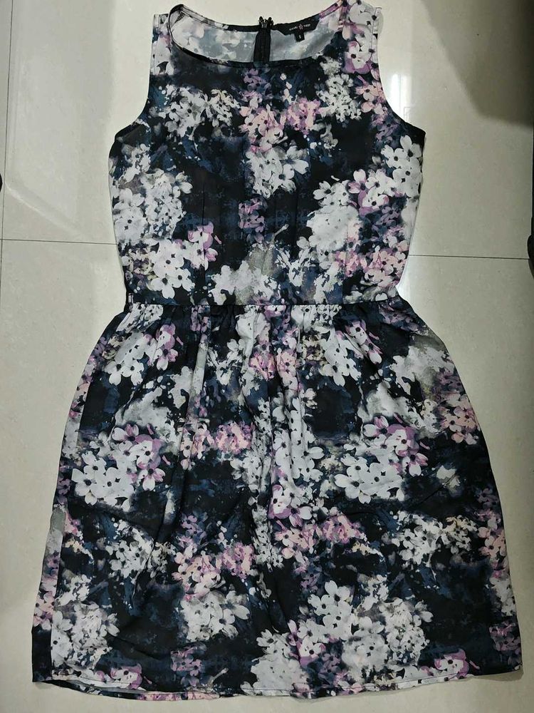 Floral Print Sleeveless Dress