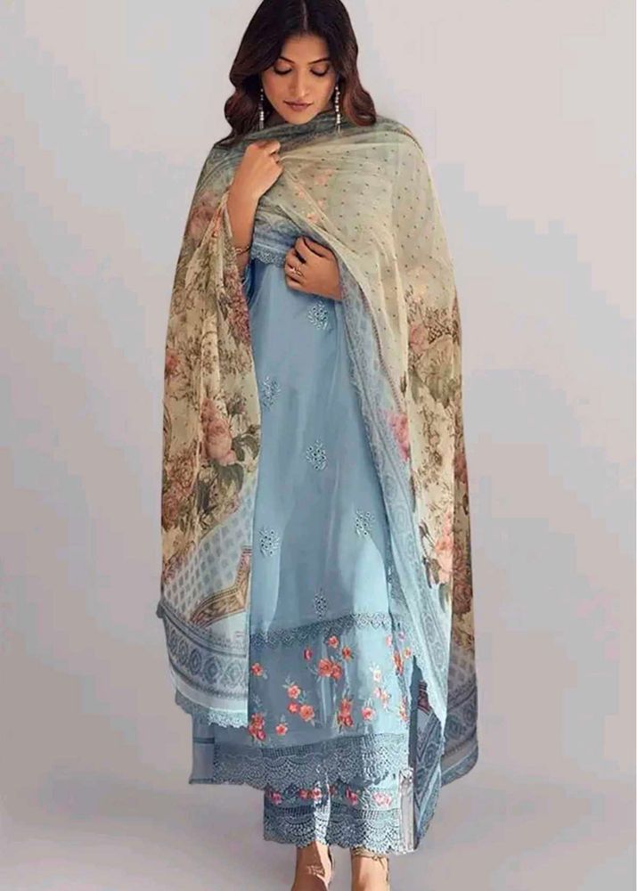 💙 Sheer Elegance: Organza Embroidered Kurta Set �