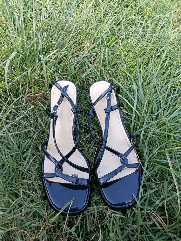 black strappy  classy heel