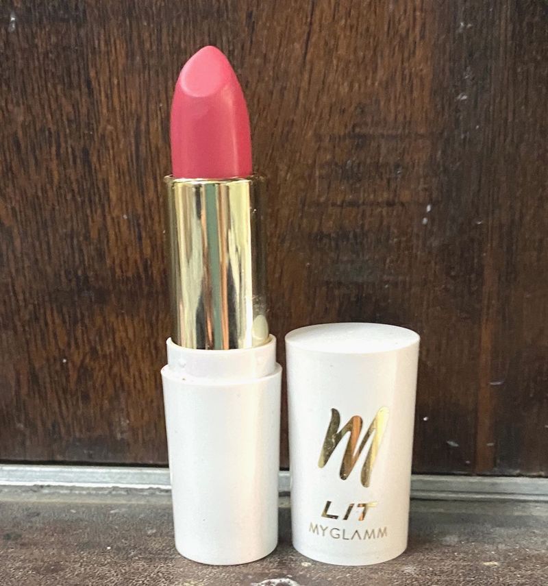 MyGlamm LIT Moist Matte Lipstick ❤️