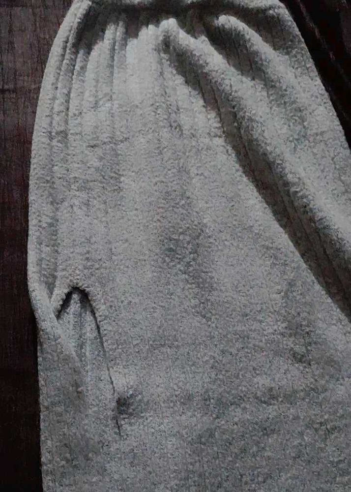 Ribbed Long Gray Skirt with Slit