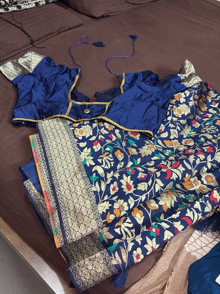 Blue Saree With Blouse