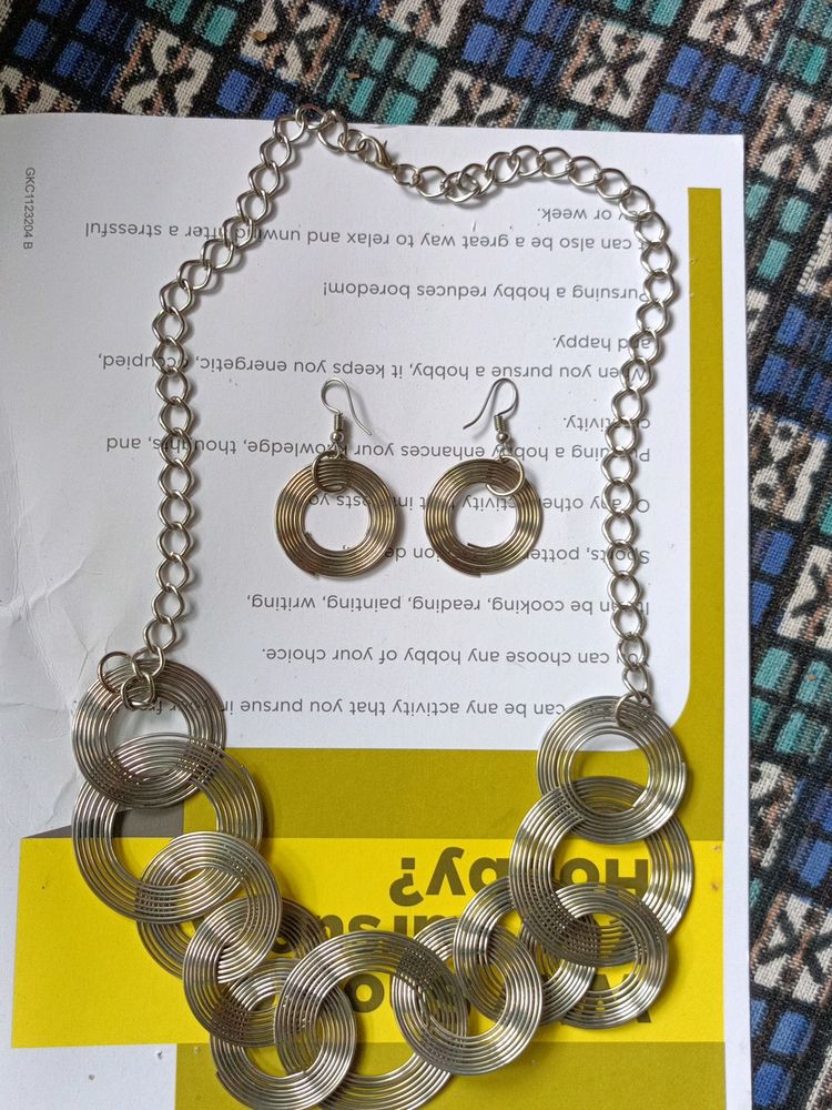 This Is A Combo Of Neckpiece And Earrings