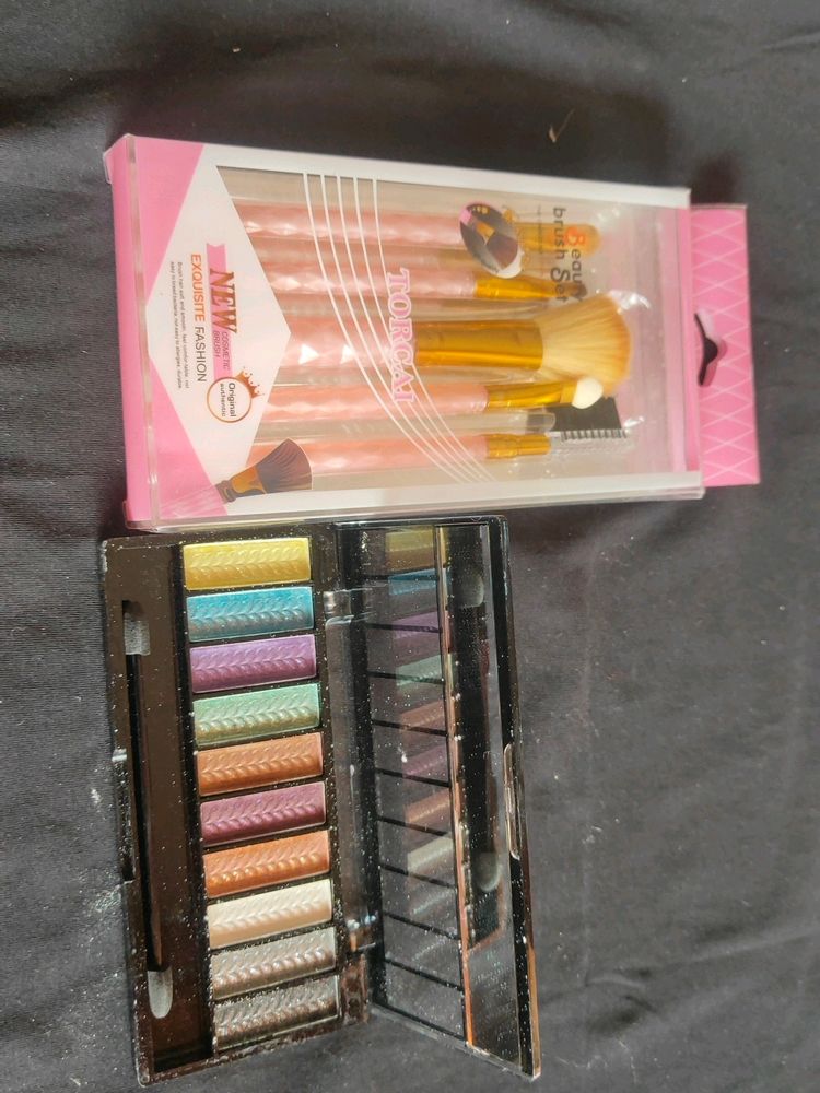 Beauty Brush N Eye Shadow Palette