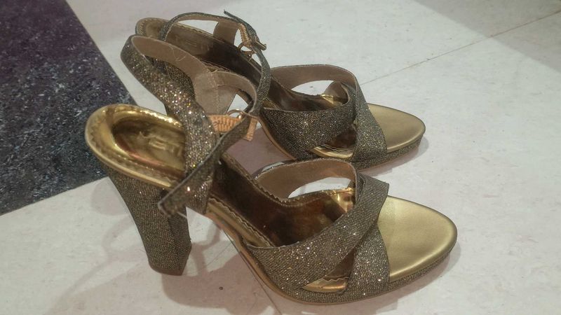 METRO SPARKLING HEELS